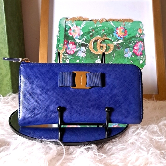 Salvatore Ferragamo Vara Long Zip EUC - Picture 1 of 17